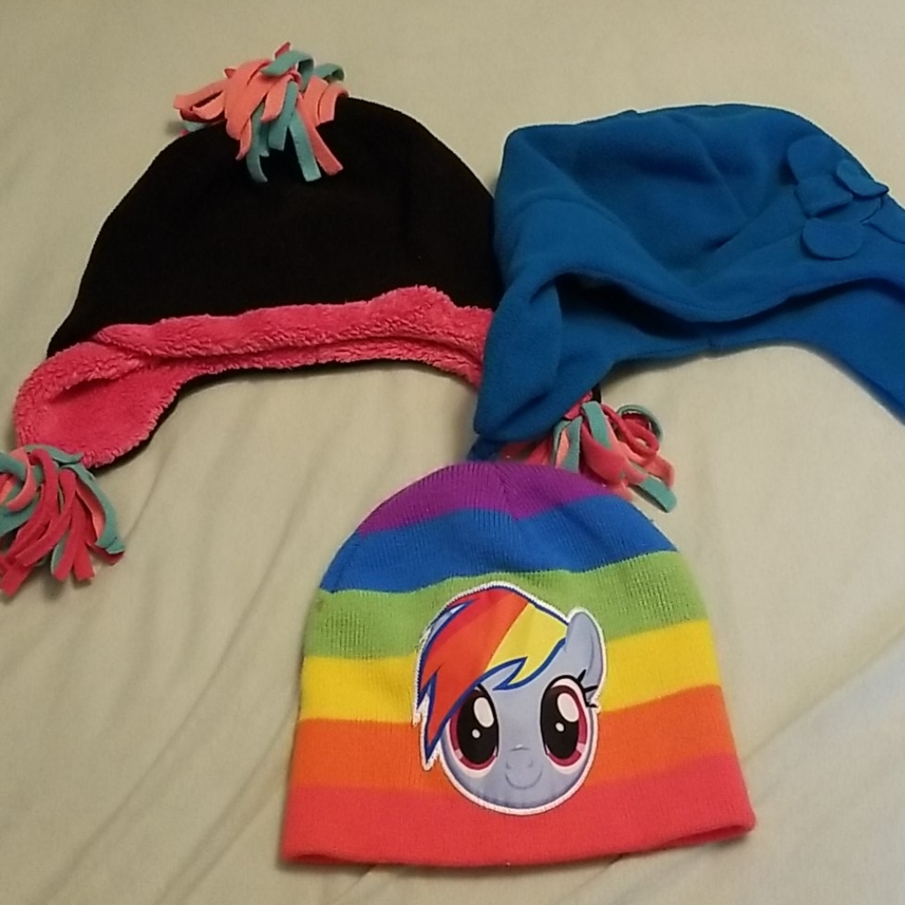 πππSOLDπππWinter Hats - Picture 1 of 5
